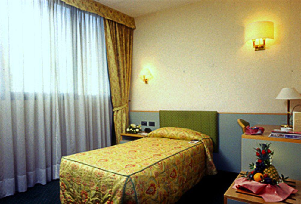 Rege Hotel San Donato Milanese Eksteriør billede
